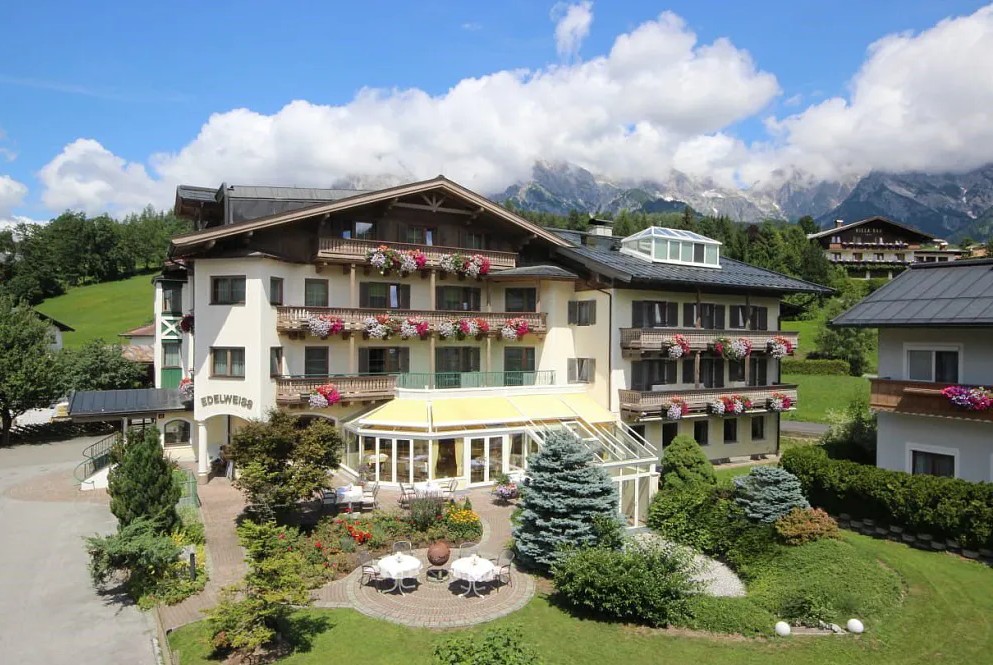 Hotel Edelweiss_haus-sommer-2 Service-Operations